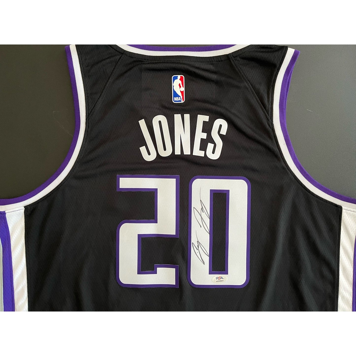 Colby Jones Signed Sacramento Kings Jersey PSA/DNA