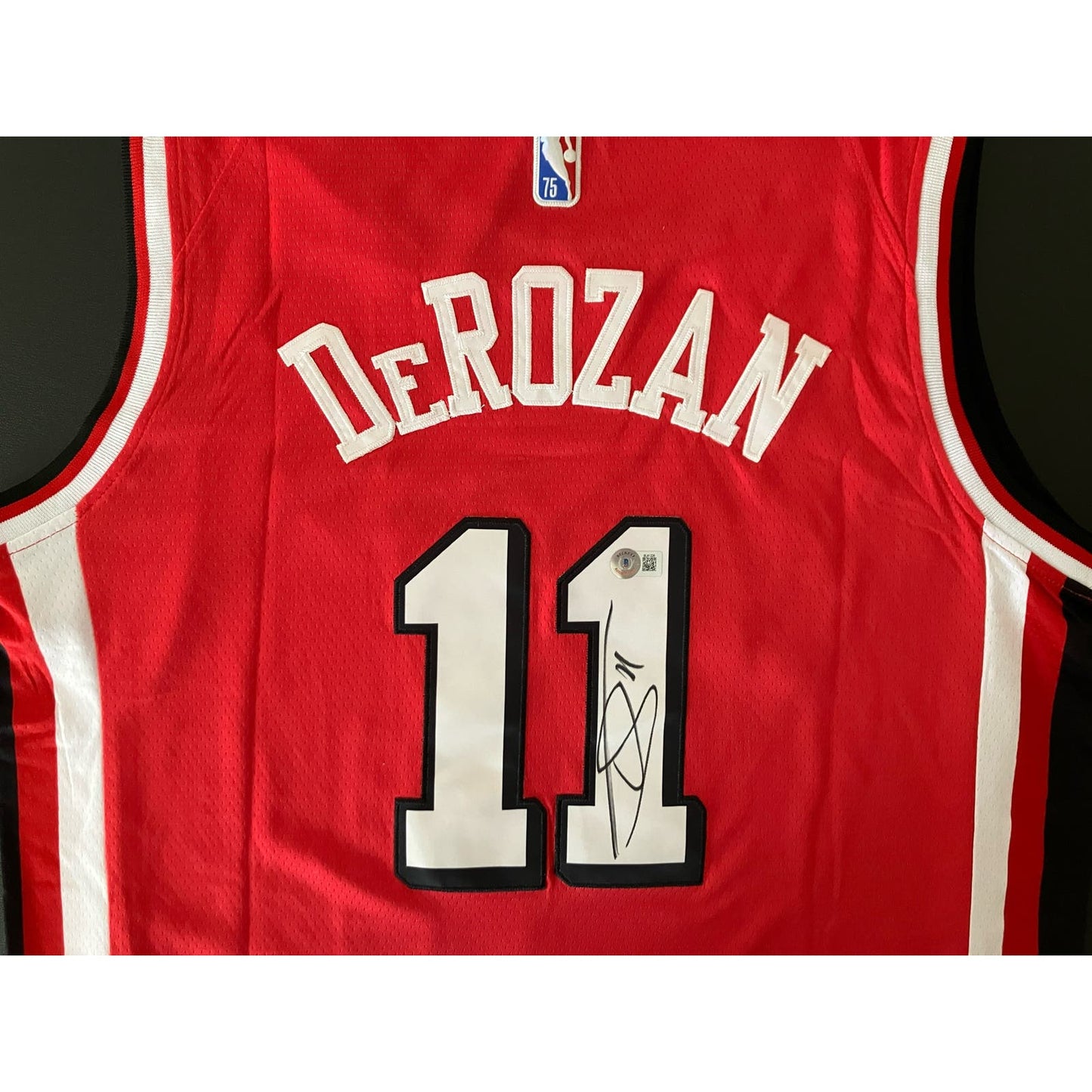 DeMar DeRozan Signed Chicago Bulls Jersey Beckett BAS COA