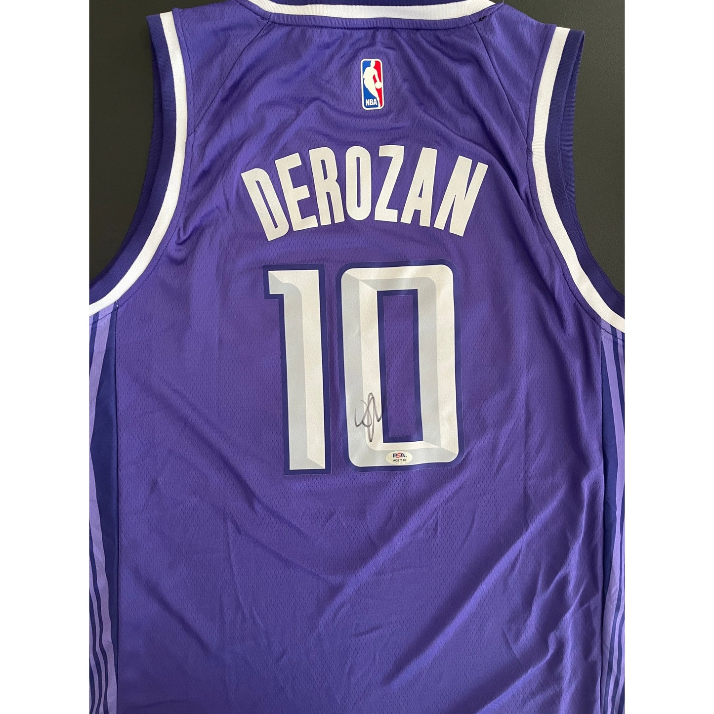 DeMar DeRozan Signed Sacramento Kings Jersey PSA/DNA