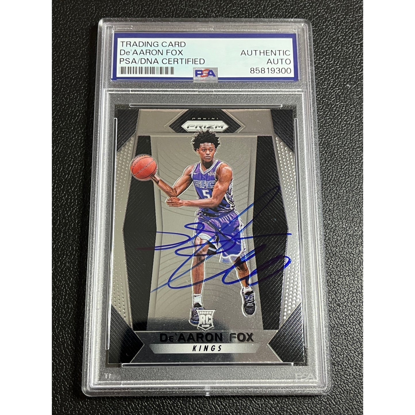2017-18 Panini Prizm #24 De'Aaron Fox Signed RC Auto Card PSA/DNA