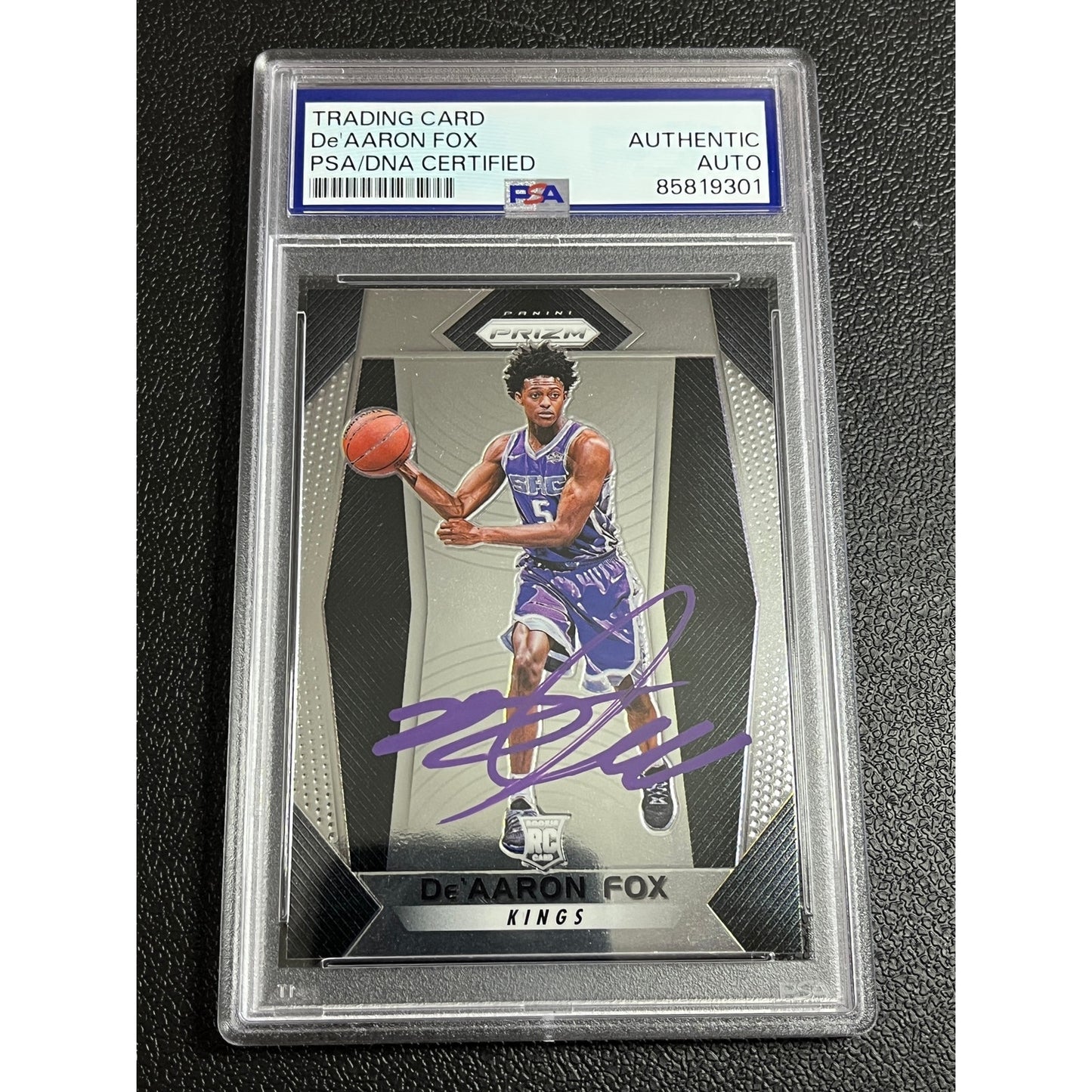 2017-18 Panini Prizm #24 De'Aaron Fox Signed RC Auto Card PSA/DNA