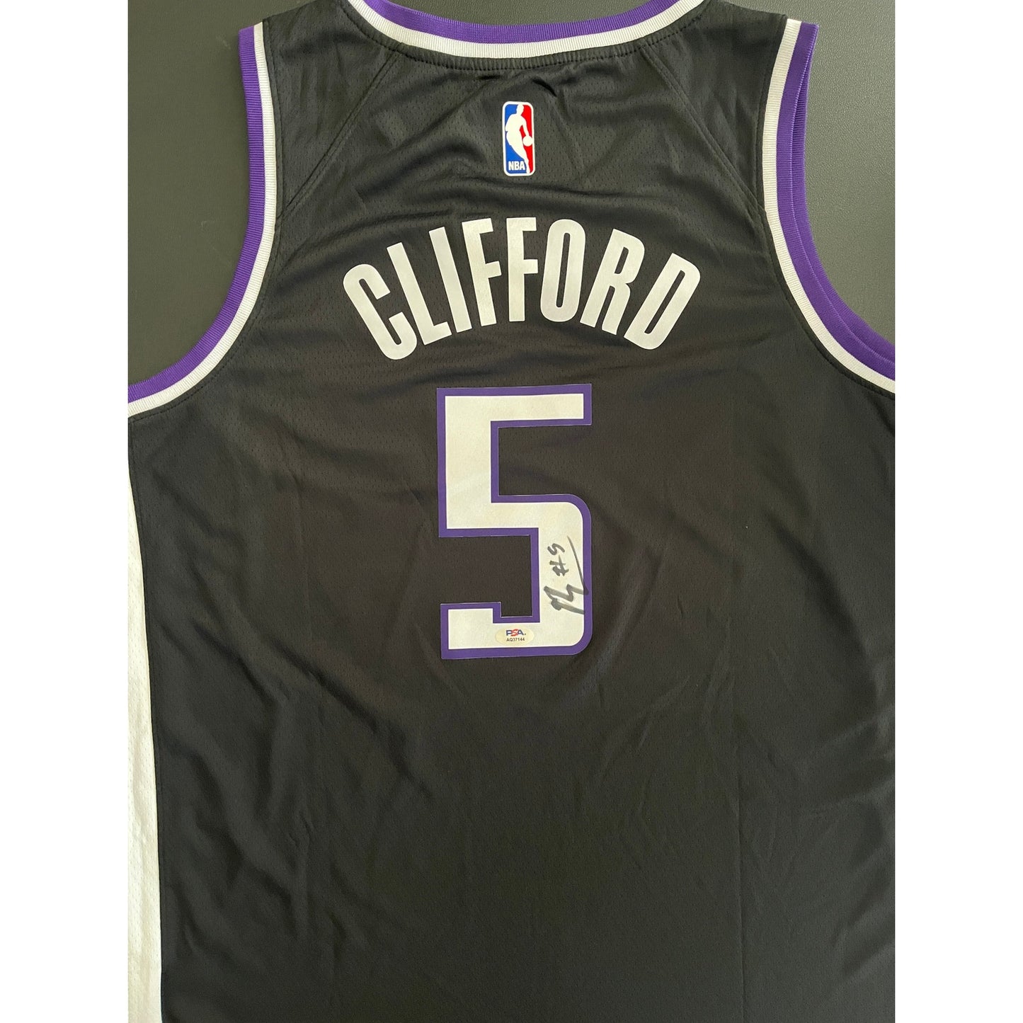 Nique Clifford Signed Sacramento Kings Jersey PSA/DNA