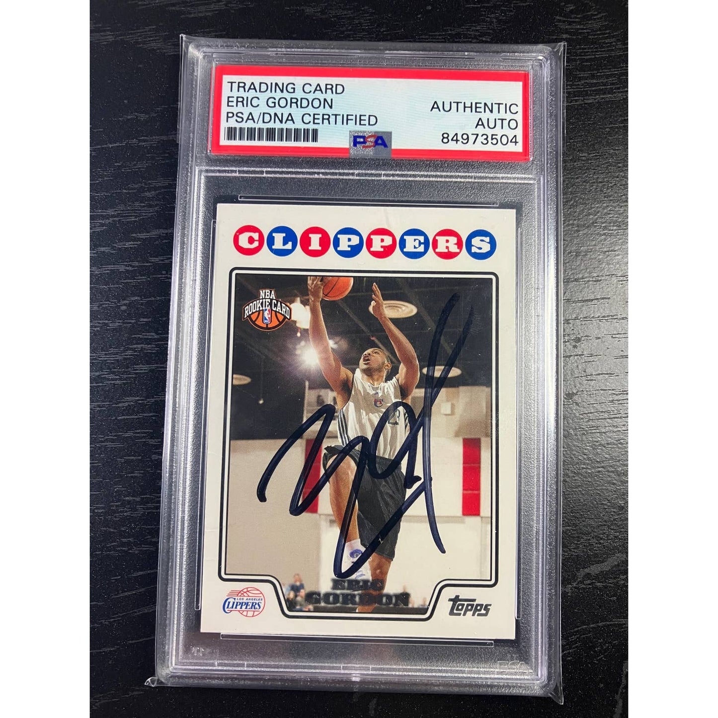 2008-09 Topps Eric Gordon Signed Rookie Card Clippers RC Auto PSA/DNA