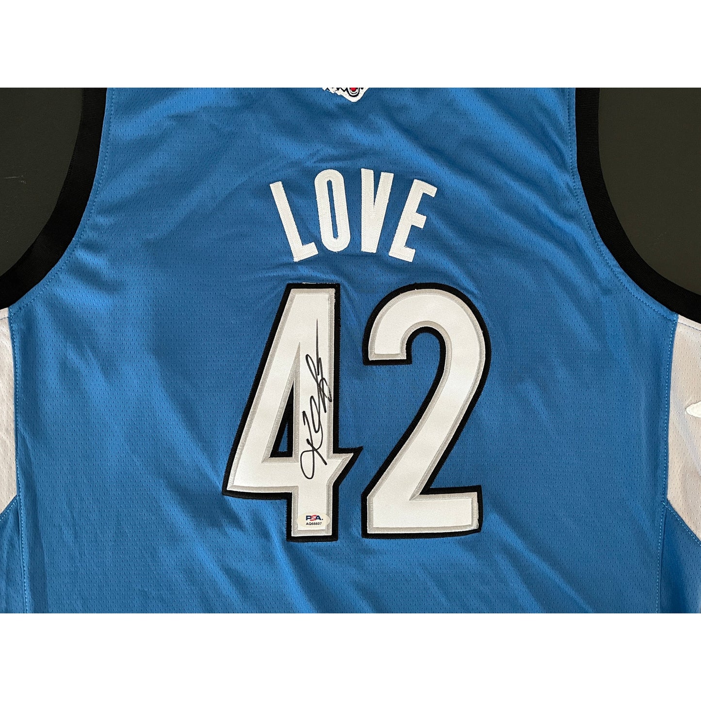 Kevin Love Signed Minnesota Timberwolves Jersey PSA/DNA
