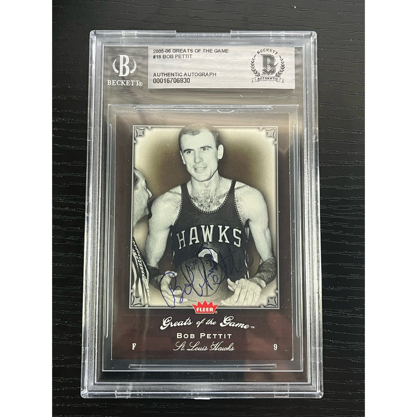 2005-06 Upper Deck Greats of the Game Bob Pettit Signed Card Beckett BAS