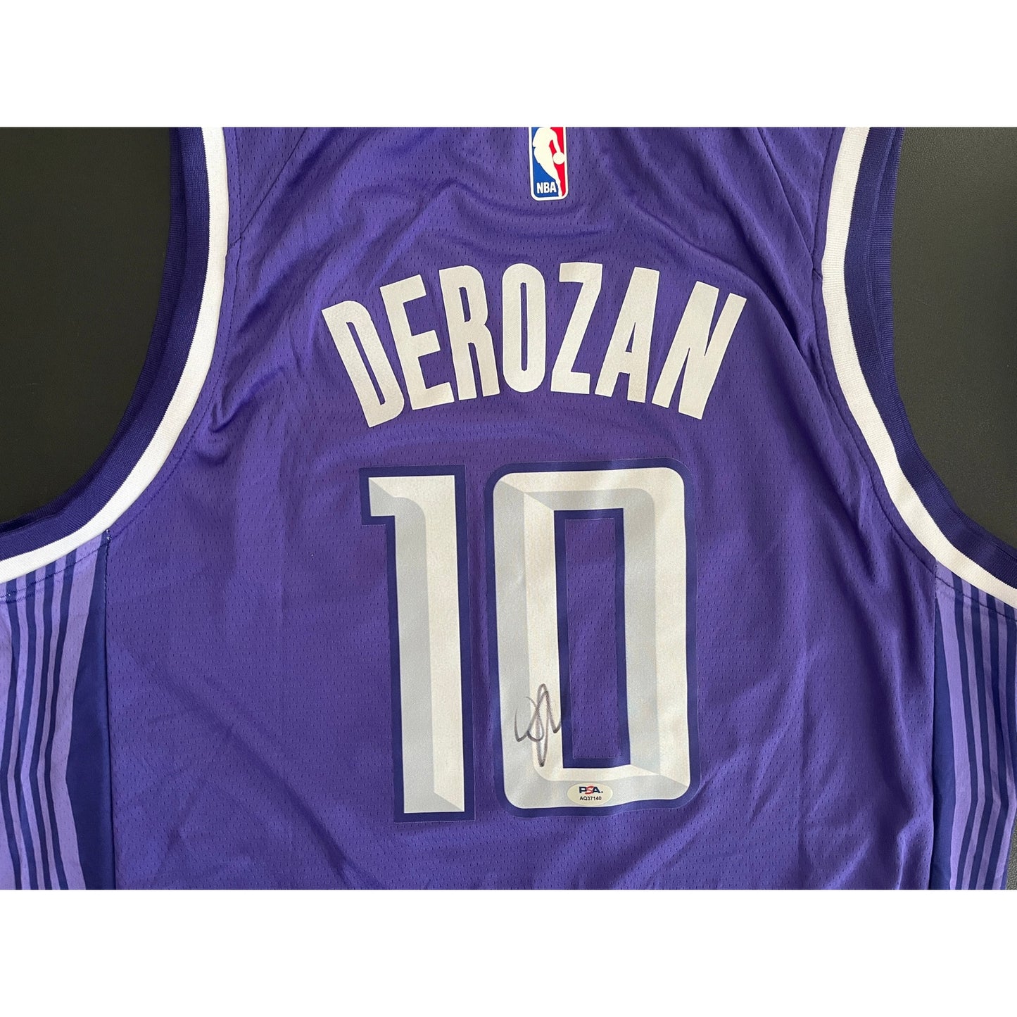 DeMar DeRozan Signed Sacramento Kings Jersey PSA/DNA
