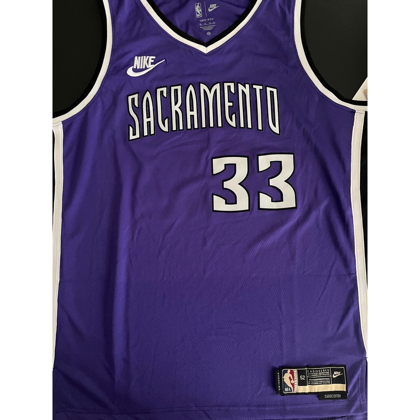 Jake LaRavia Signed Sacramento Kings Jersey PSA/DNA