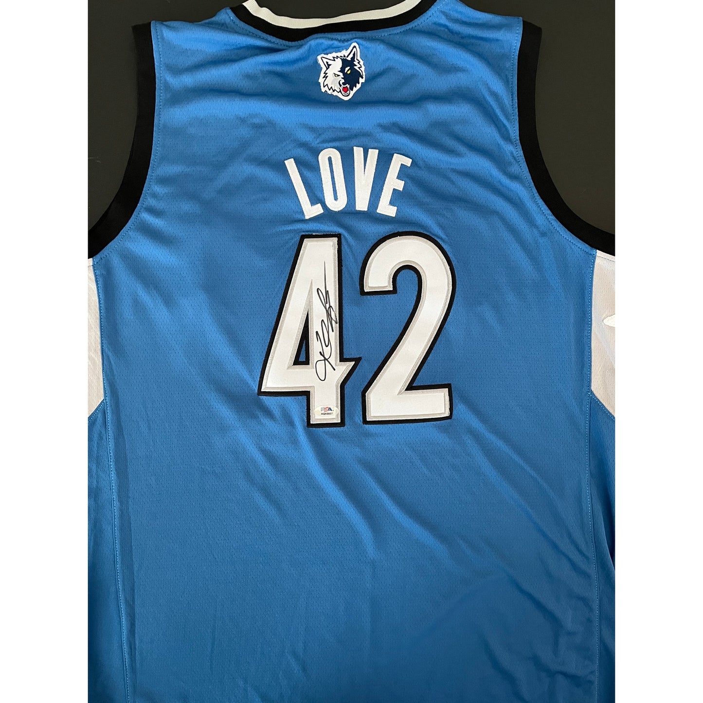 Kevin Love Signed Minnesota Timberwolves Jersey PSA/DNA