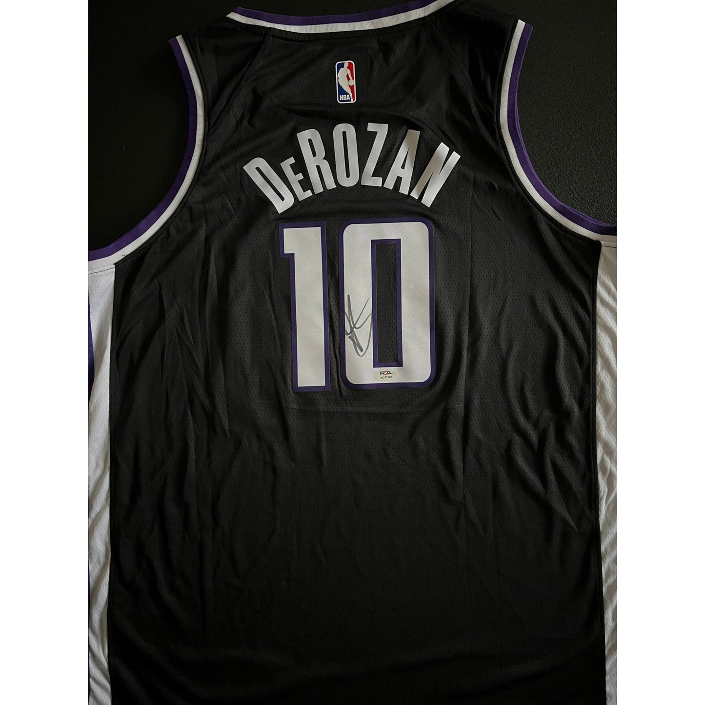 DeMar DeRozan Signed Sacramento Kings Jersey PSA/DNA